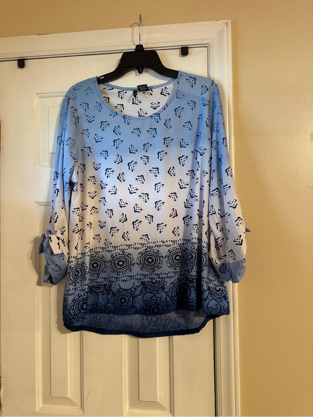 new directions Blue Ombre Printed Scoop Neck